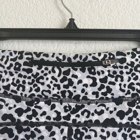 Nike Size Small Leggings Running Crop Mid Rise Stretch Leopard Print - Picture 6 of 9